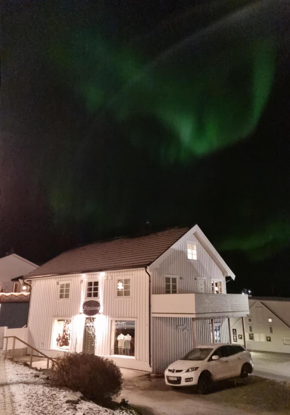 Loftsleilighet Midt I Sentrum Skjervoy Luaran gambar